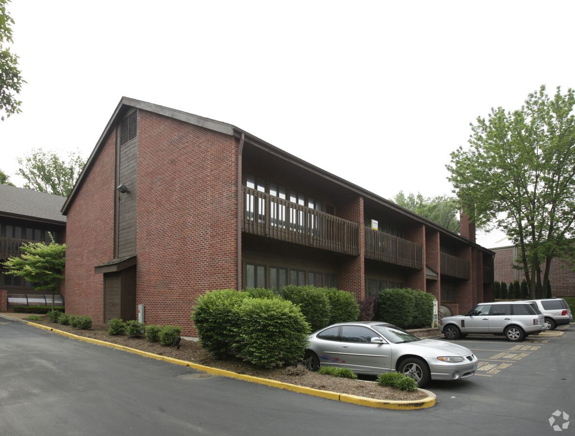 7 The Pines Court